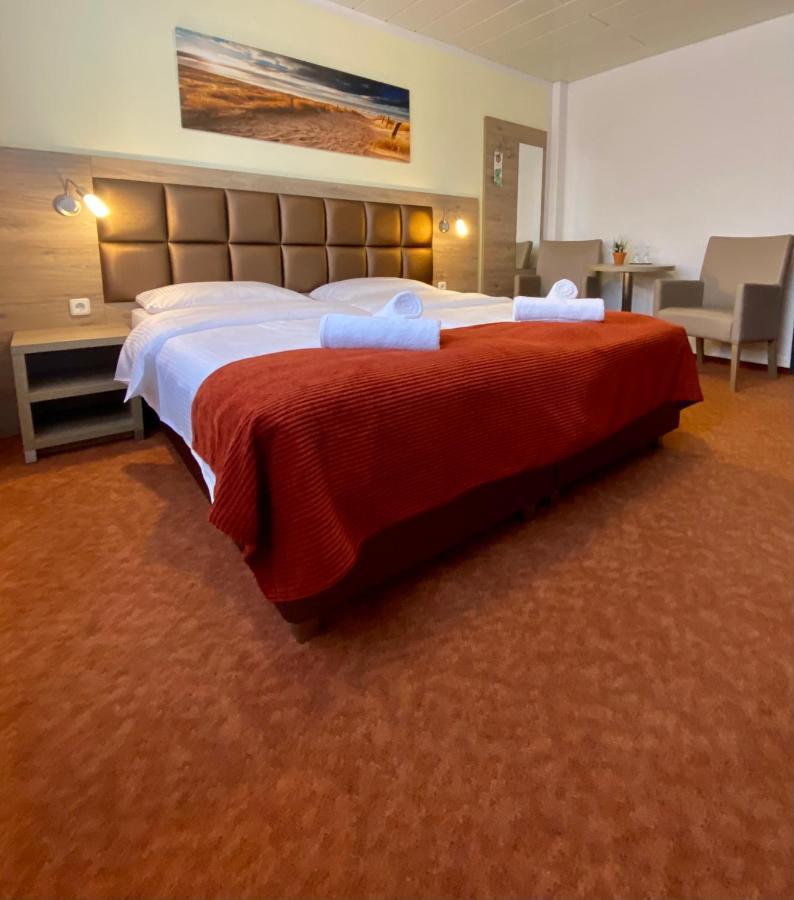 Strand Hotel Nordsee, Hotel Deichlaeufer トッセンス エクステリア 写真