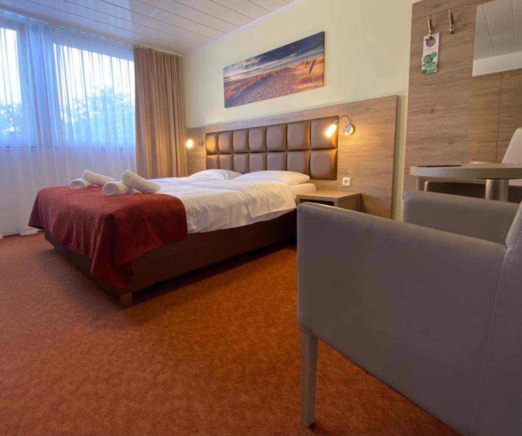 Strand Hotel Nordsee, Hotel Deichlaeufer トッセンス エクステリア 写真