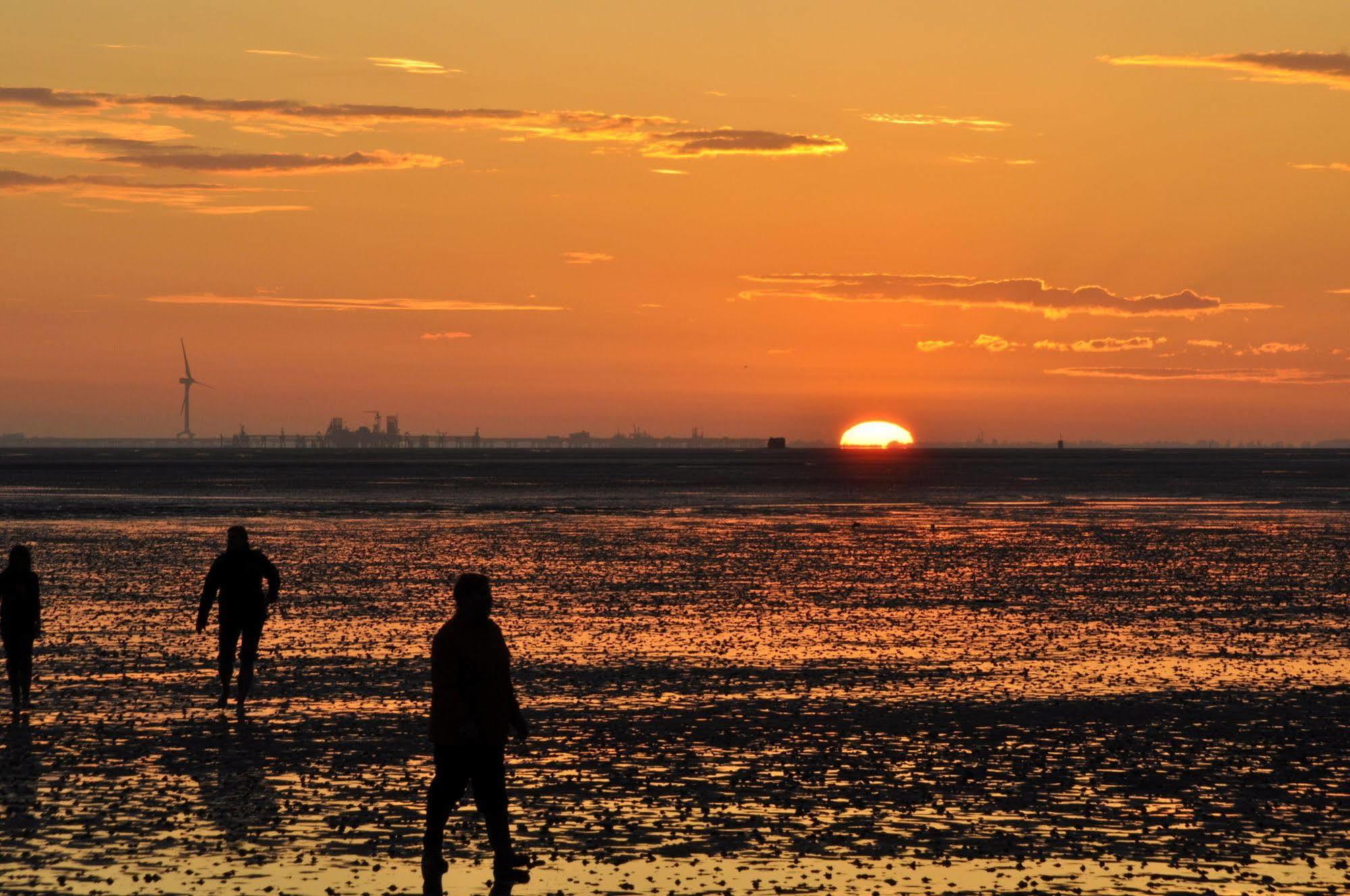 Strand Hotel Nordsee, Hotel Deichlaeufer トッセンス エクステリア 写真