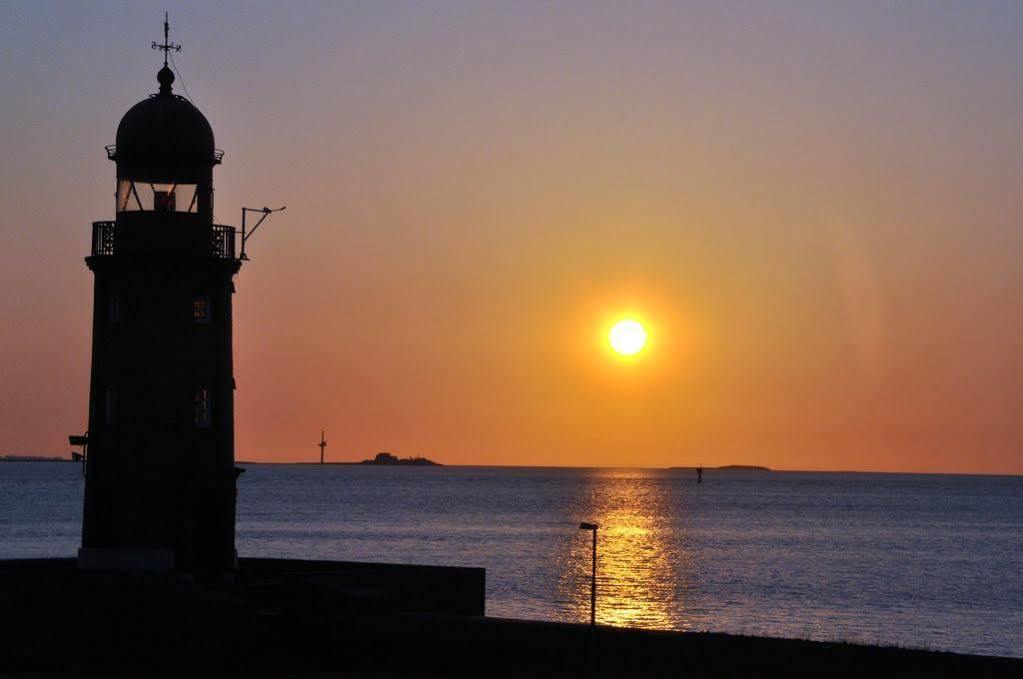 Strand Hotel Nordsee, Hotel Deichlaeufer トッセンス エクステリア 写真